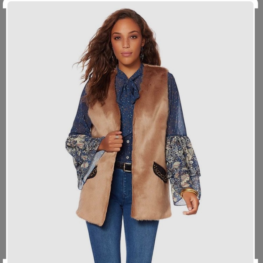 NWT Hilary Scott Faux Fur Vest